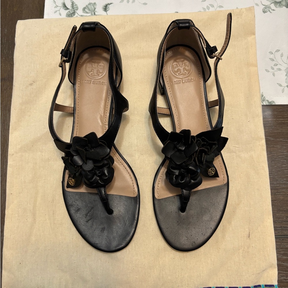 Tory Burch Size 7 Black Nappa Leather Blossom Sandals 39273